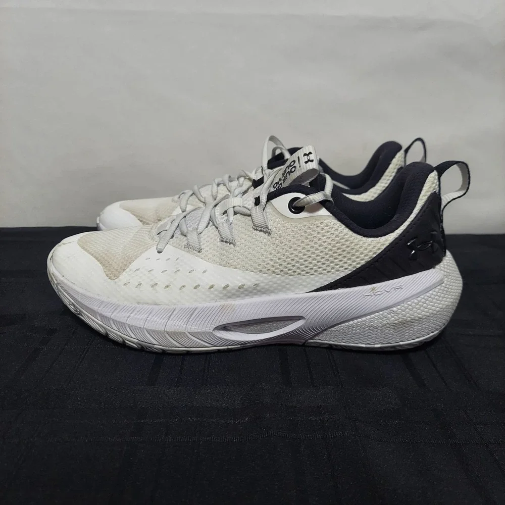Under Armour HOVR Ascent Basketball White Sneaker‎ Shoes UA 3025680-001 Womens 9